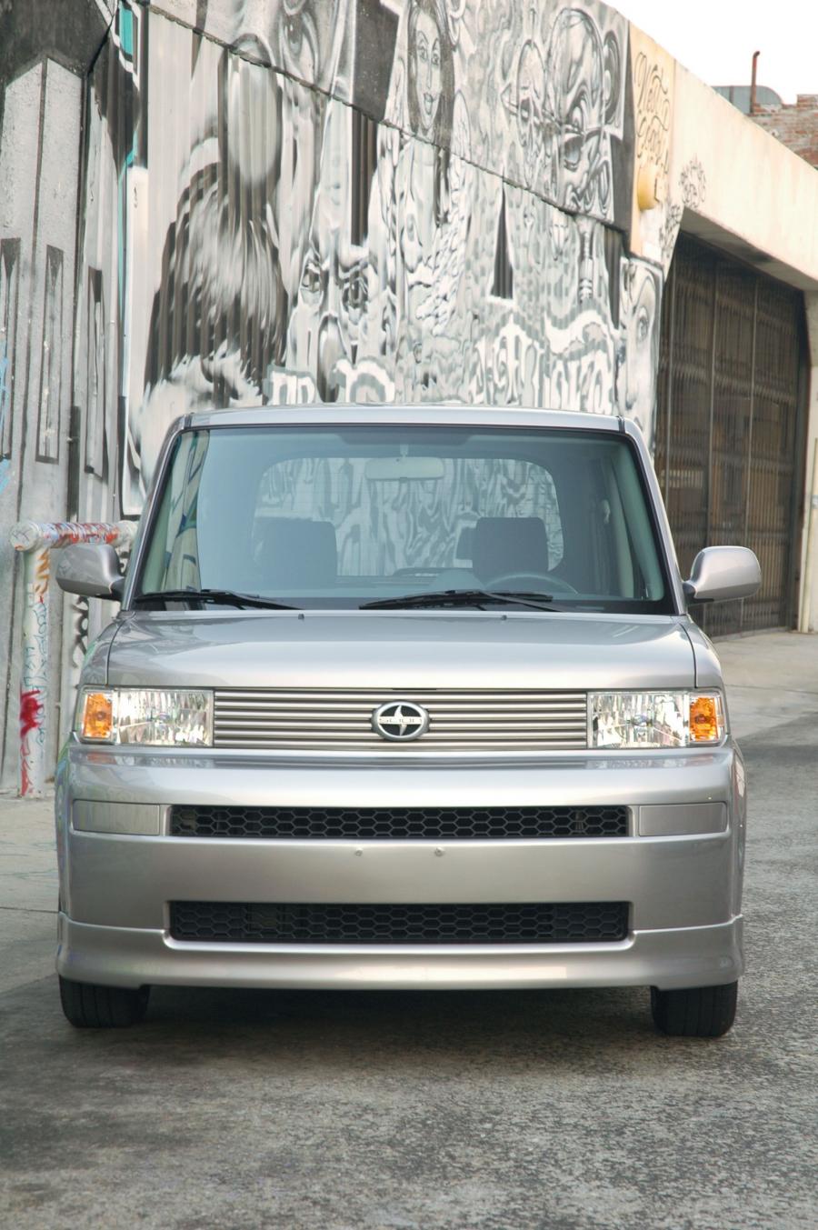  Scion xB 2006 года  (фото 10 из 19)